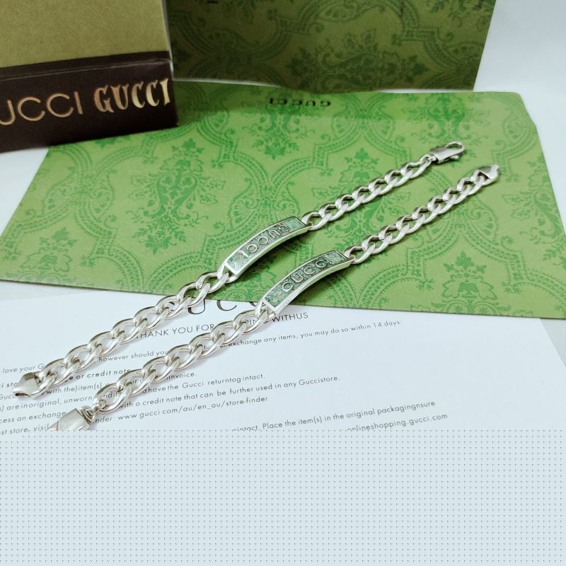 G*u*i bracelets